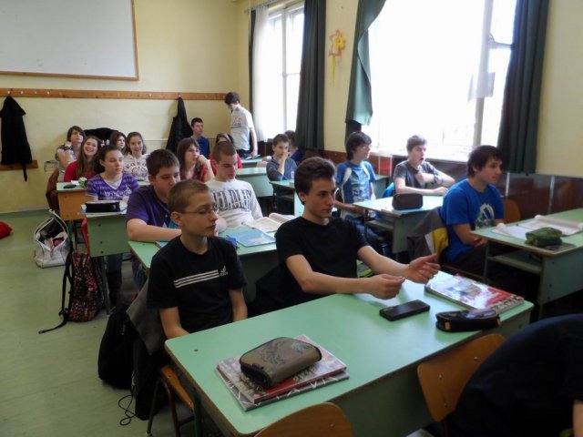 bga-12-ha-01-0826-szfvar-iskola-bemutato eloadas-55